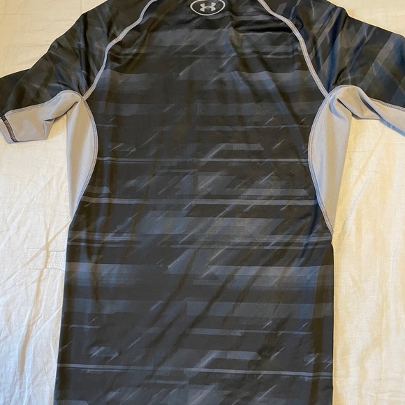 Men’s under armor compression T - Picture 2 of 5